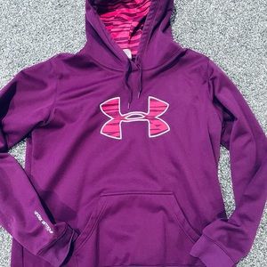 Ladies Under Armour sweatshirt